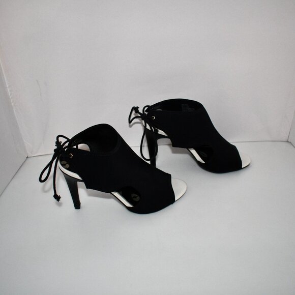 Juicy Couture Tie Back Heels in Black/White Size: 9M Great Condition - Picture 2 of 7